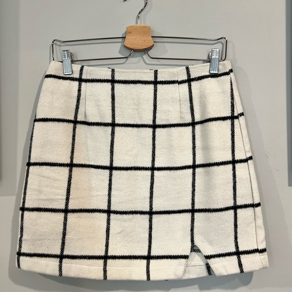 Lulu’s White and Black Checkered Skirt